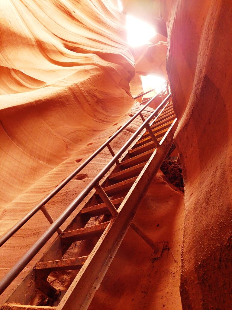 stairs lower antelope canyon