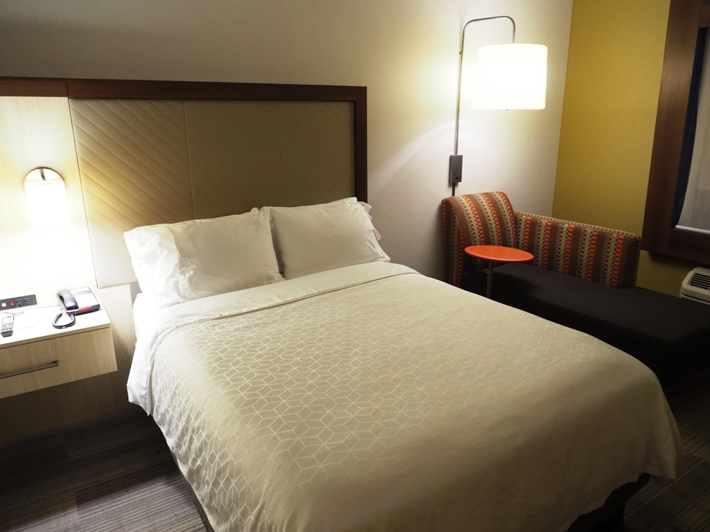 pahrump holiday inn express and suites standard room 