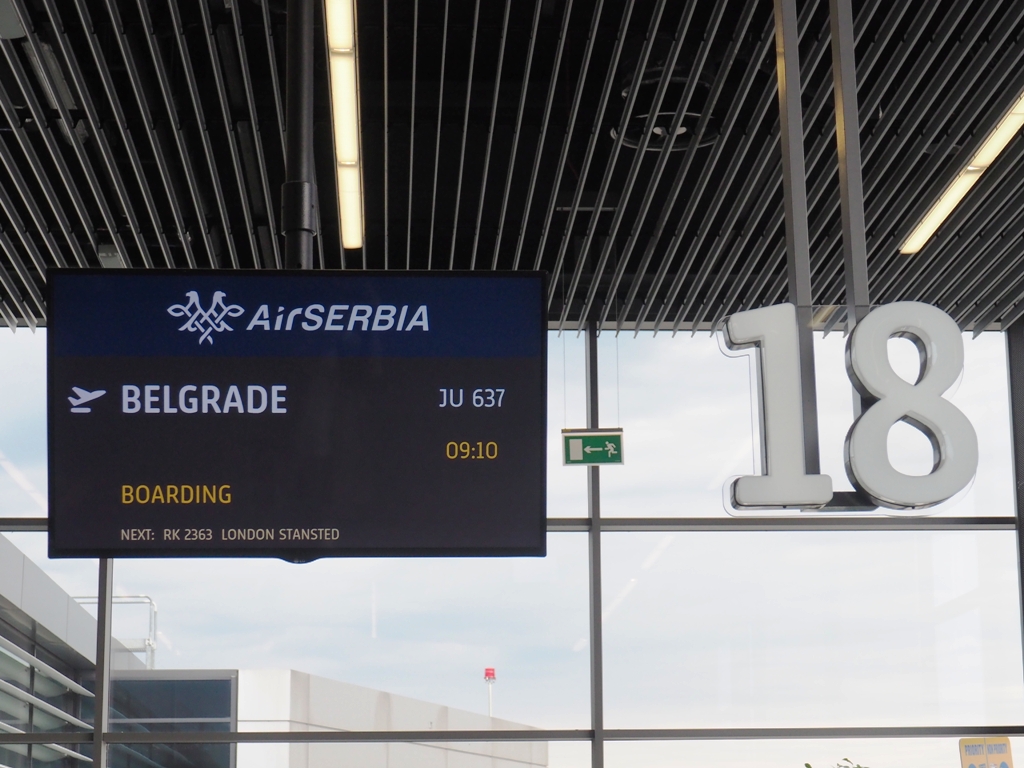 krakow airport boarding