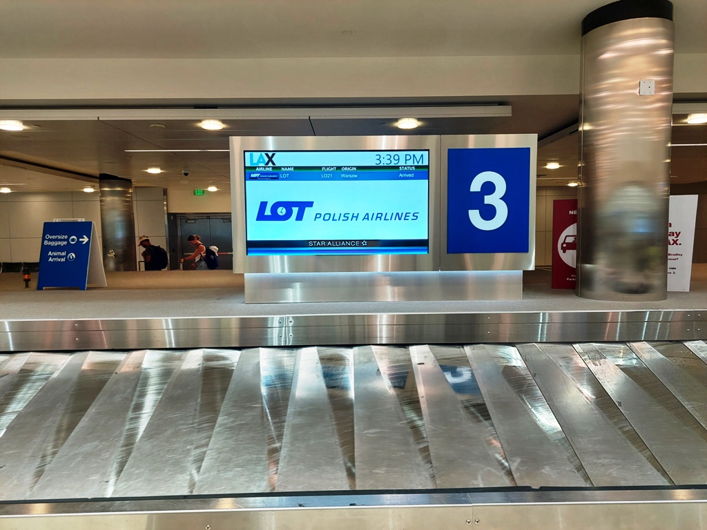LAX PLL LOT baggage claim